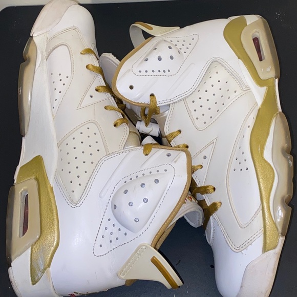 Jordan 6 Golden Moments Size 9 *IN HAND* - Picture 3 of 12